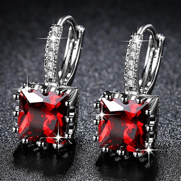 Jewelry - 💫New Silver Exquisite Square CZ Earrings💫